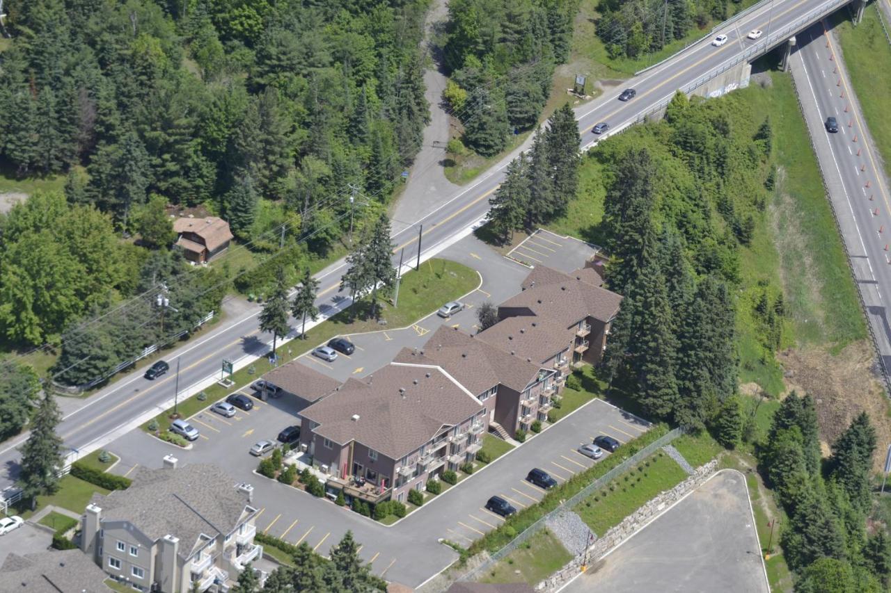 Hotel Le Versailles Saint-Sauveur-des-Monts Екстериор снимка